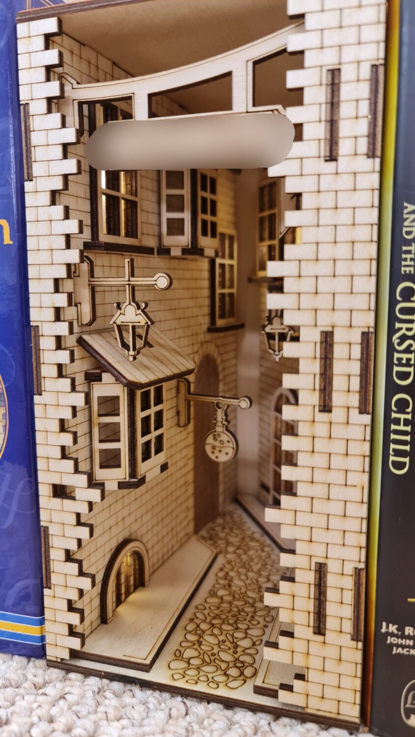 Magical Alley, with lights (No Glue Needed), Bookend puzzle