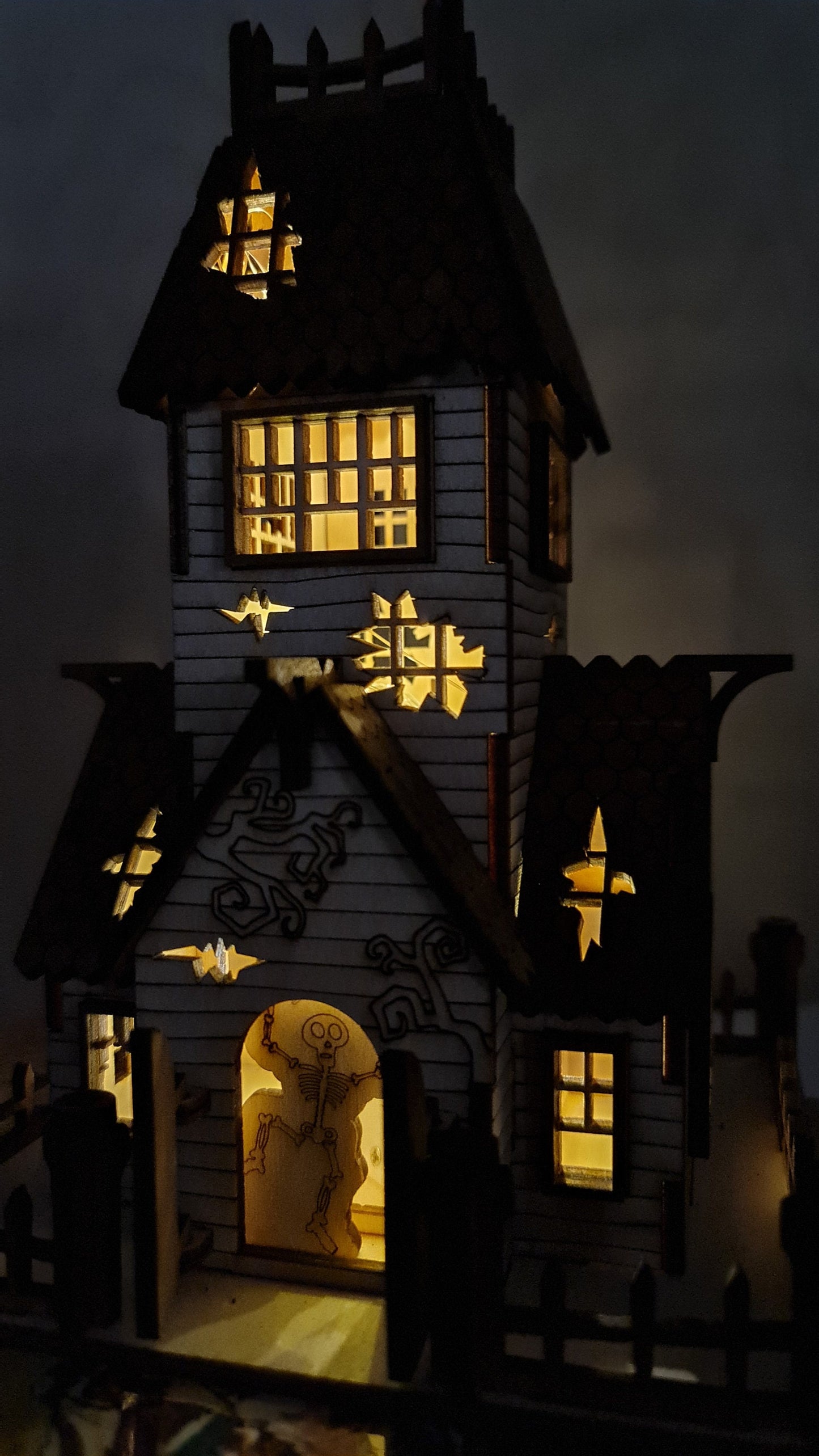 Abandoned House DIY Kit, in 1;48th scale,Cornel73,Halloween
