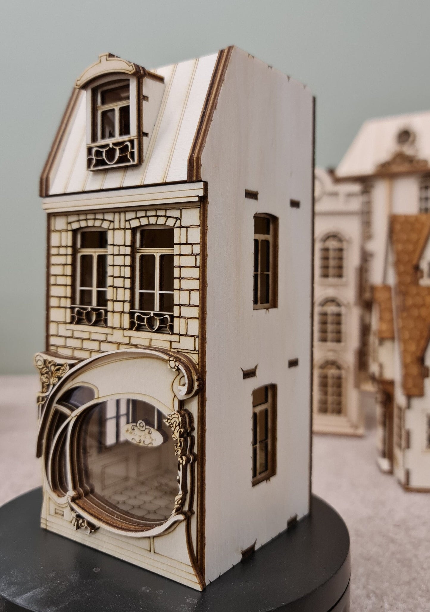 "The French Boutique", 1;24th scale