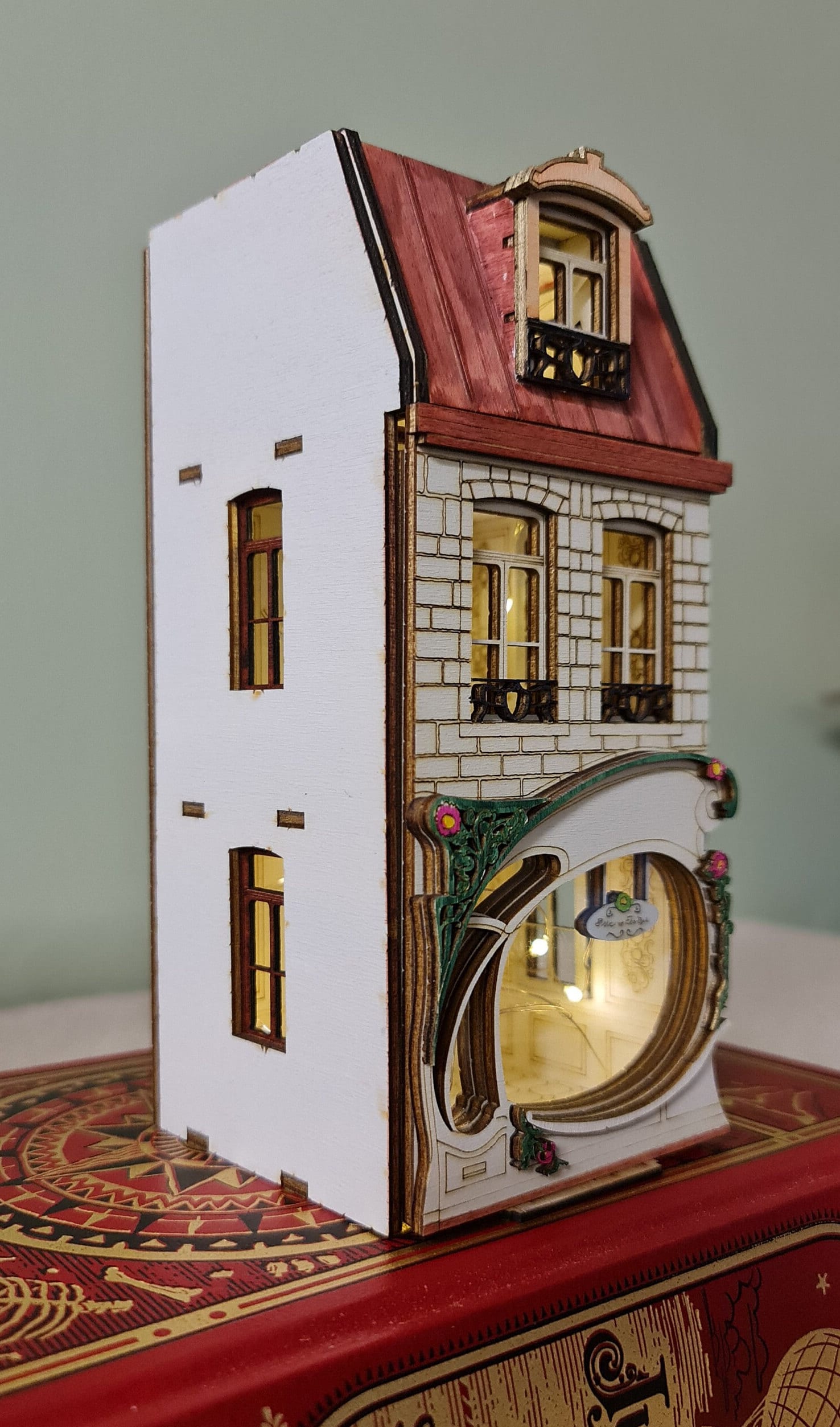 "The French Boutique", 1;24th scale