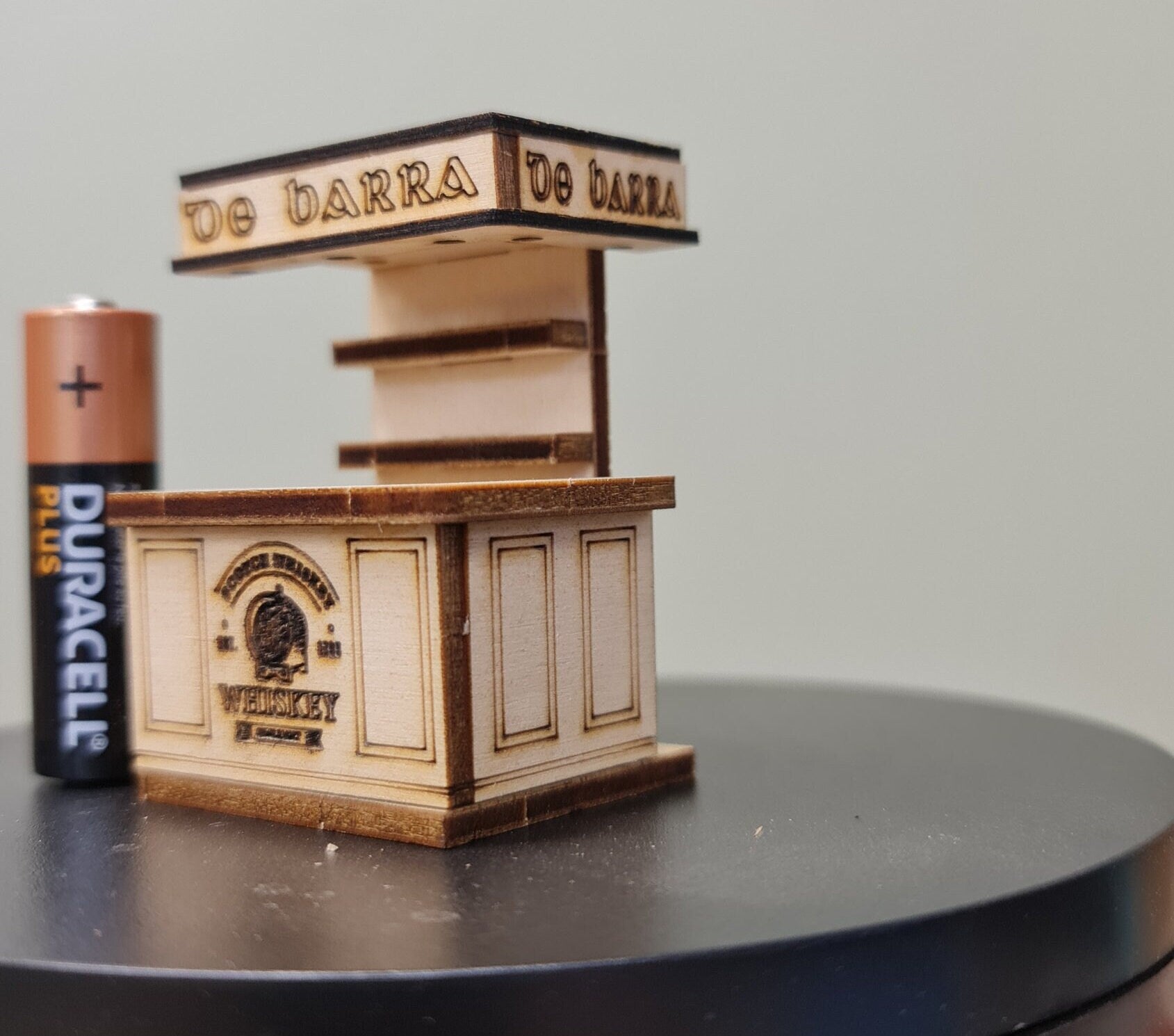 "DeBarra Bar" kit -1;48th Miniature model