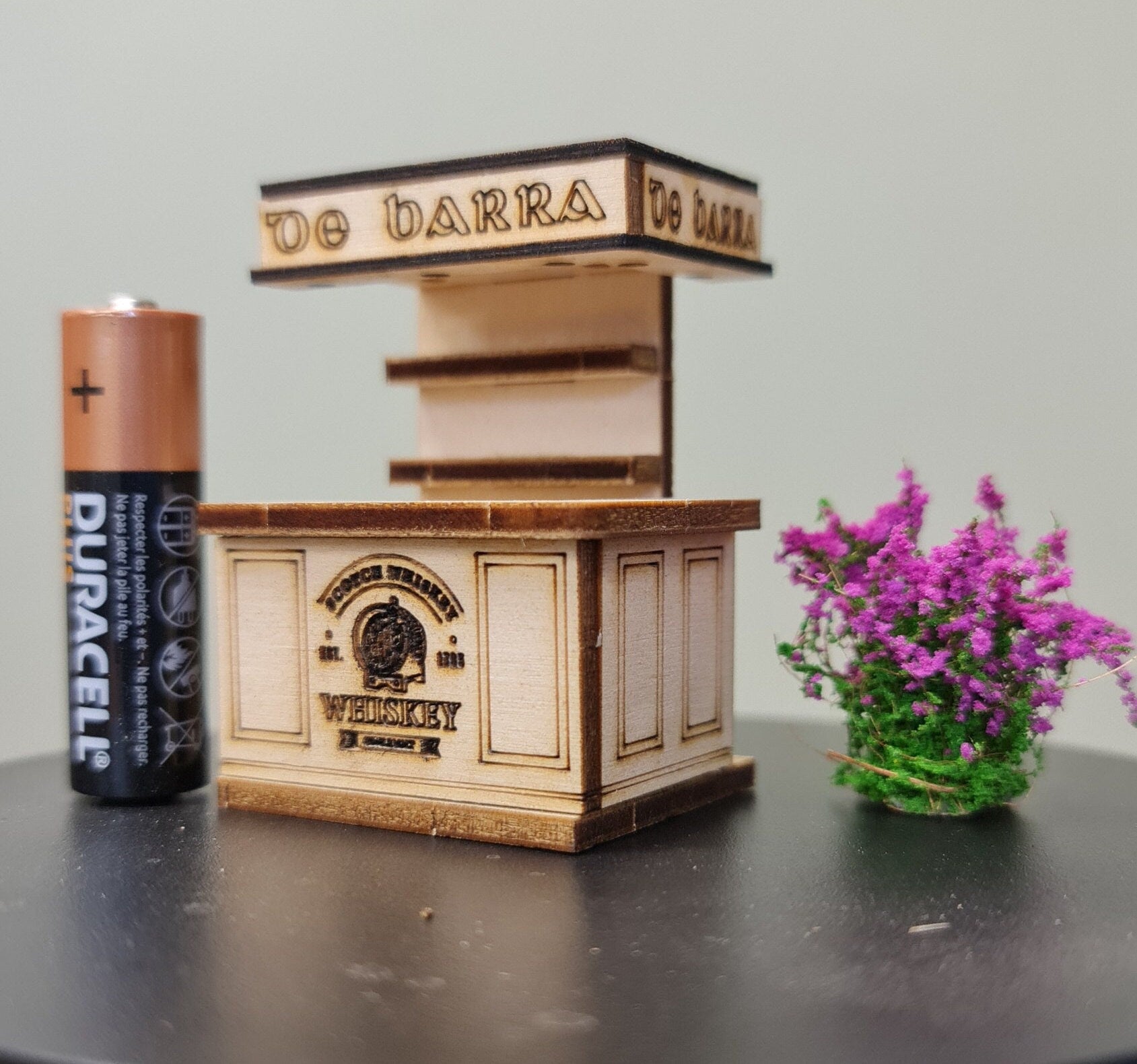 "DeBarra Bar" kit -1;48th Miniature model