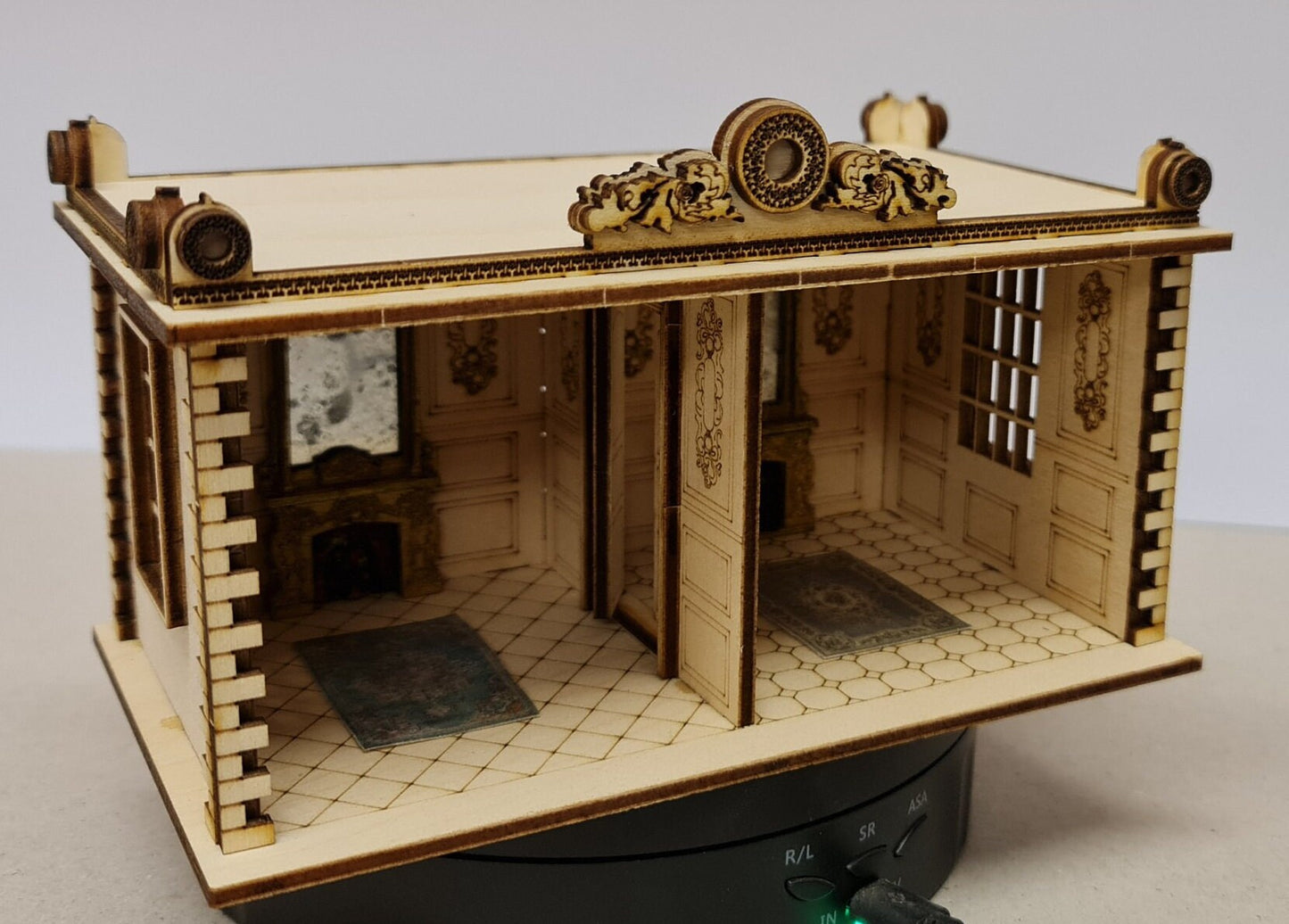 Le Grande Maison-Room Box in 1;48th scale kit with flat roof