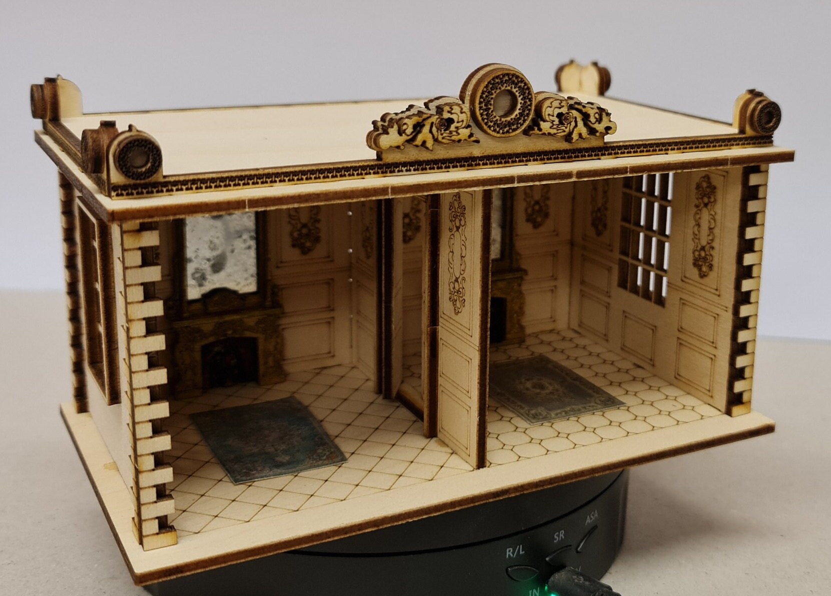 Le Grande Maison-Room Box in 1;48th scale kit with flat roof