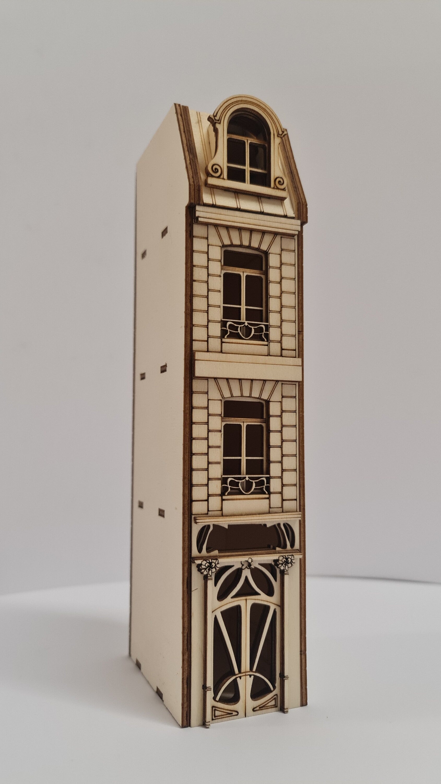 Narrow Building Art Nouveau Style -Kit in 1;48th Scale