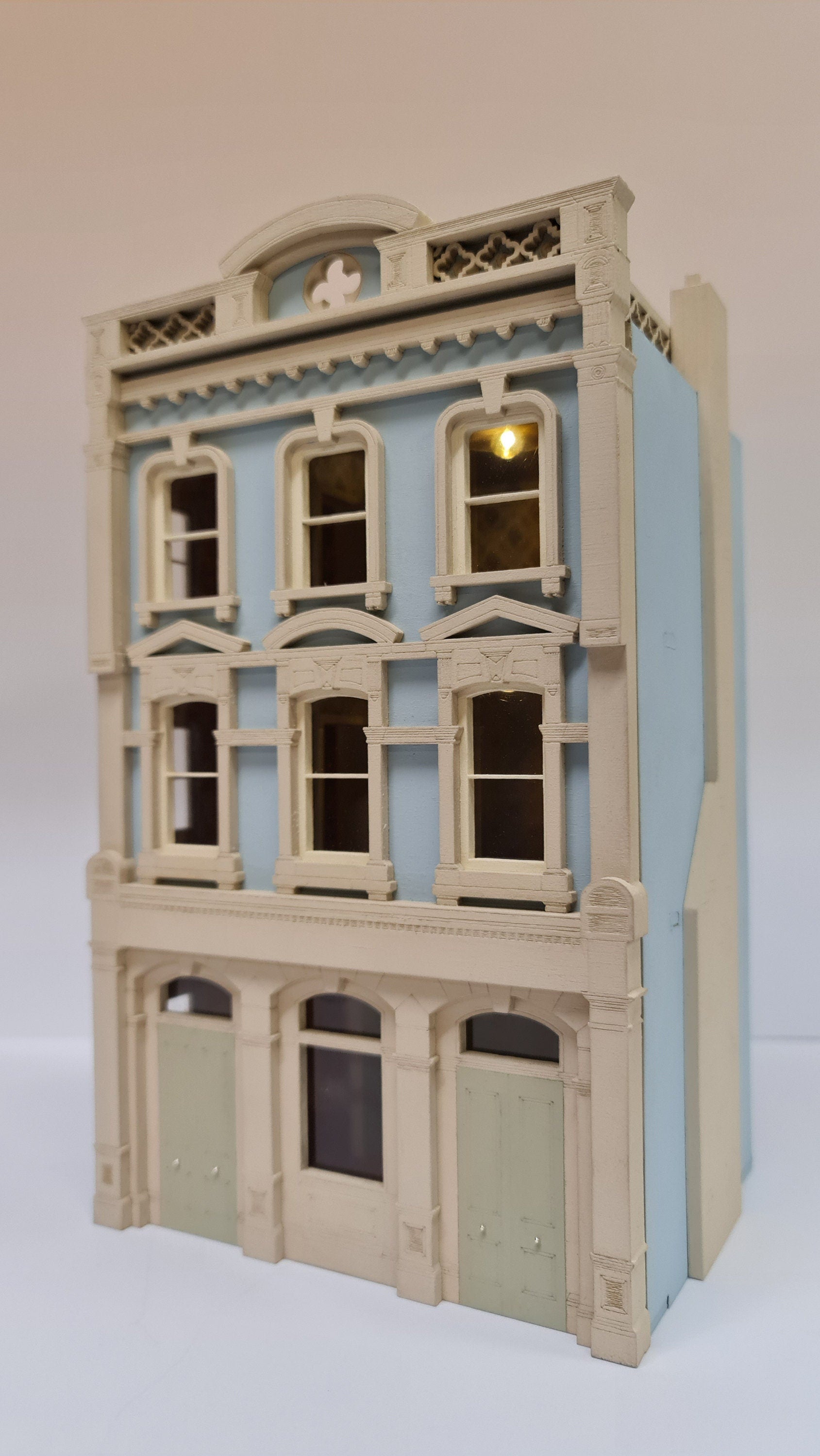 Maison Doree / Dollhouse miniature kit in 1;48th scale