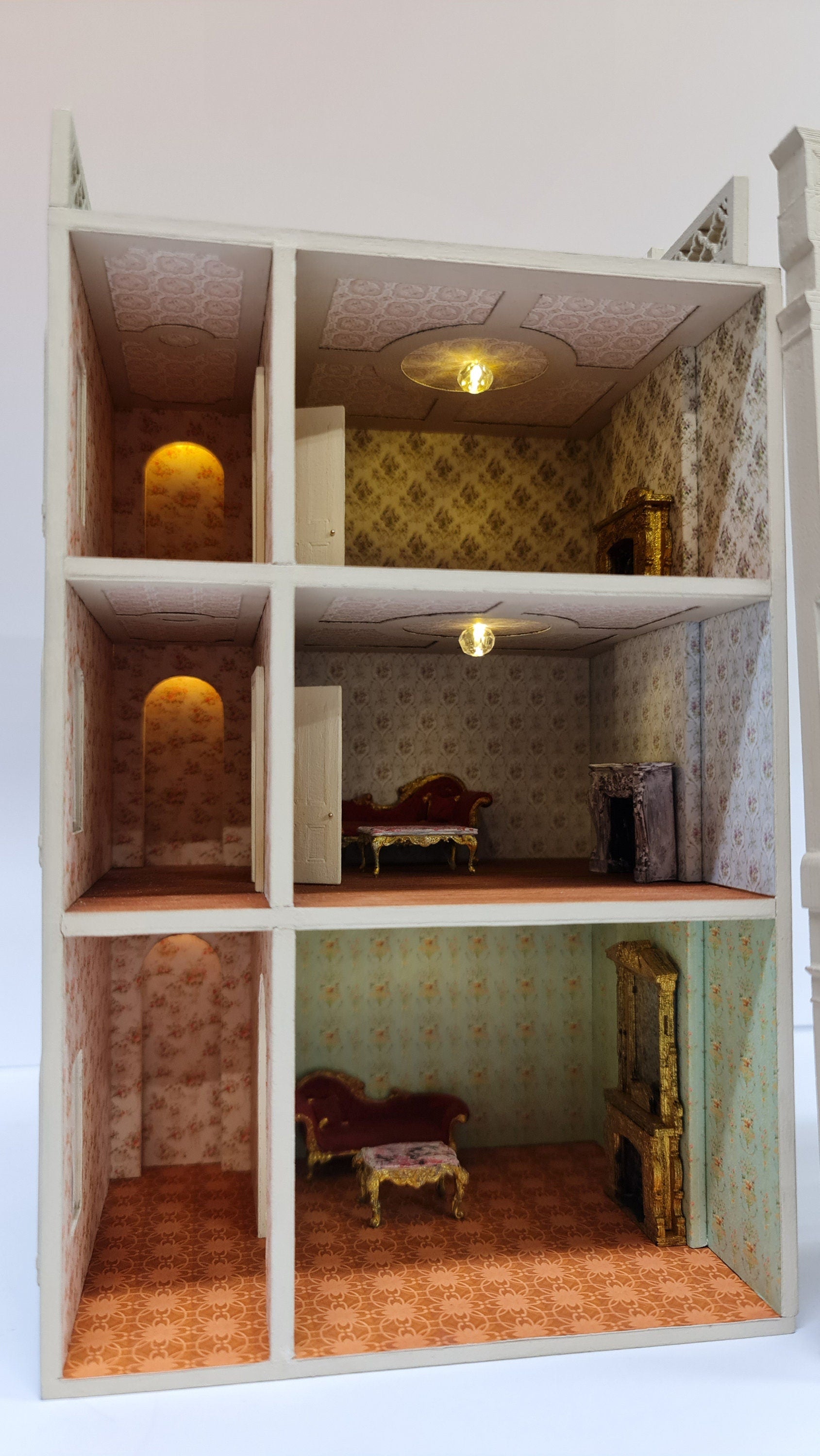 Maison Doree / Dollhouse miniature kit in 1;48th scale