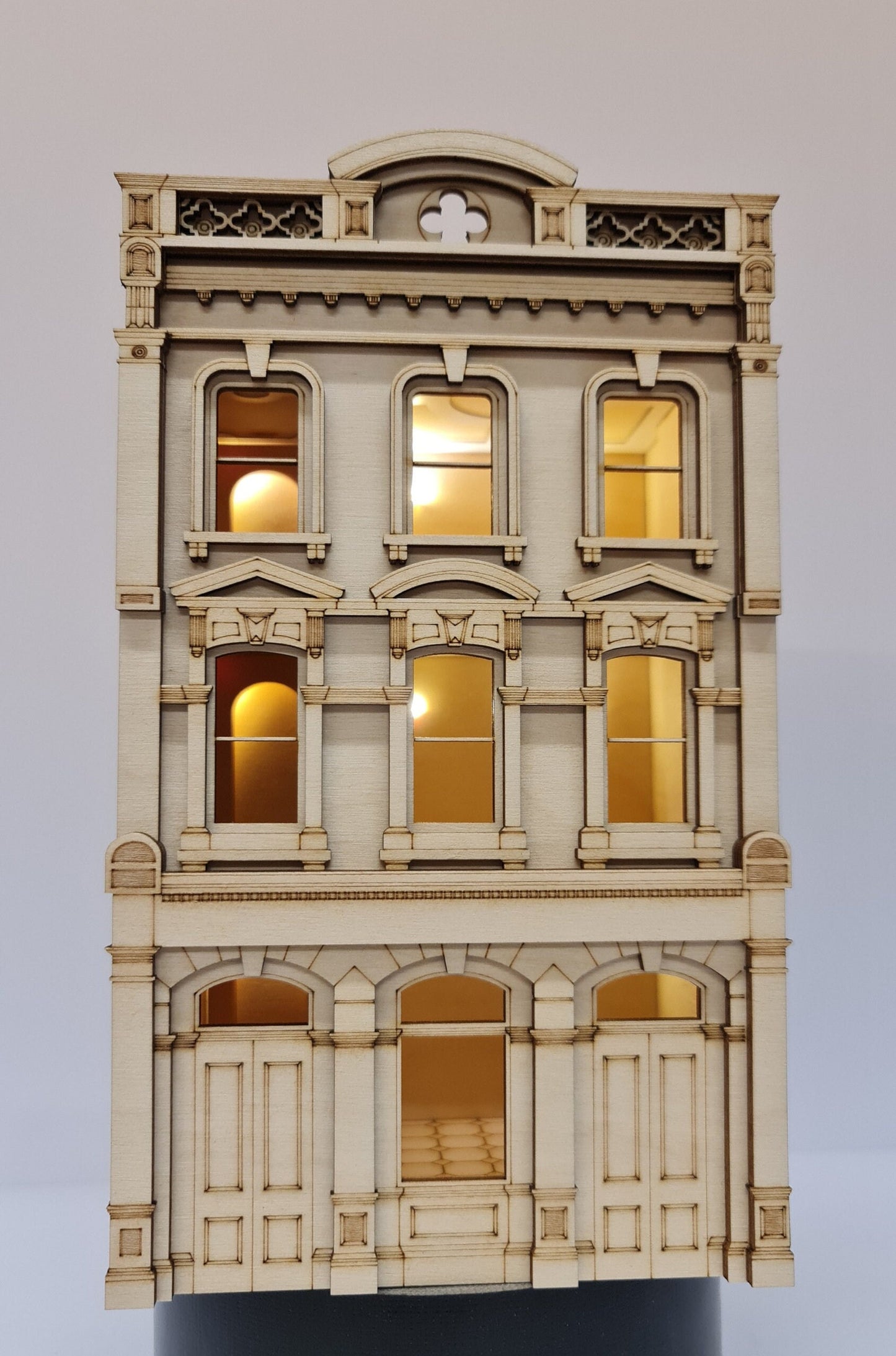 Maison Doree / Dollhouse miniature kit in 1;48th scale