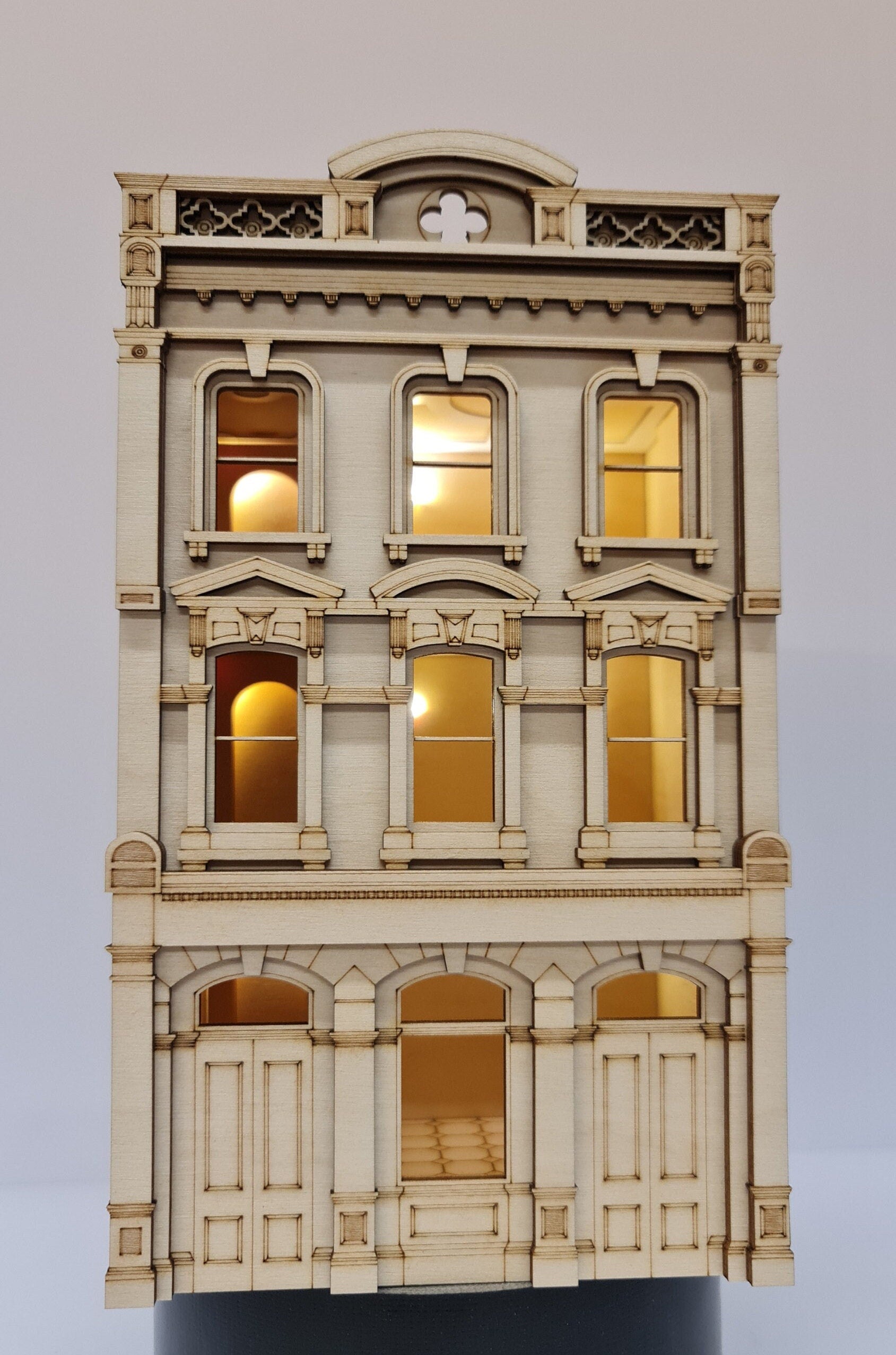 Maison Doree / Dollhouse miniature kit in 1;48th scale