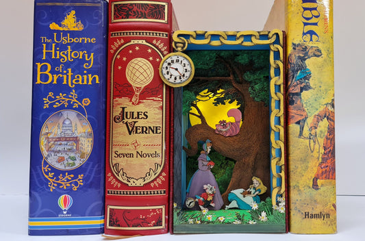 Alice in Wonderland -Book Nook Kit - Diorama