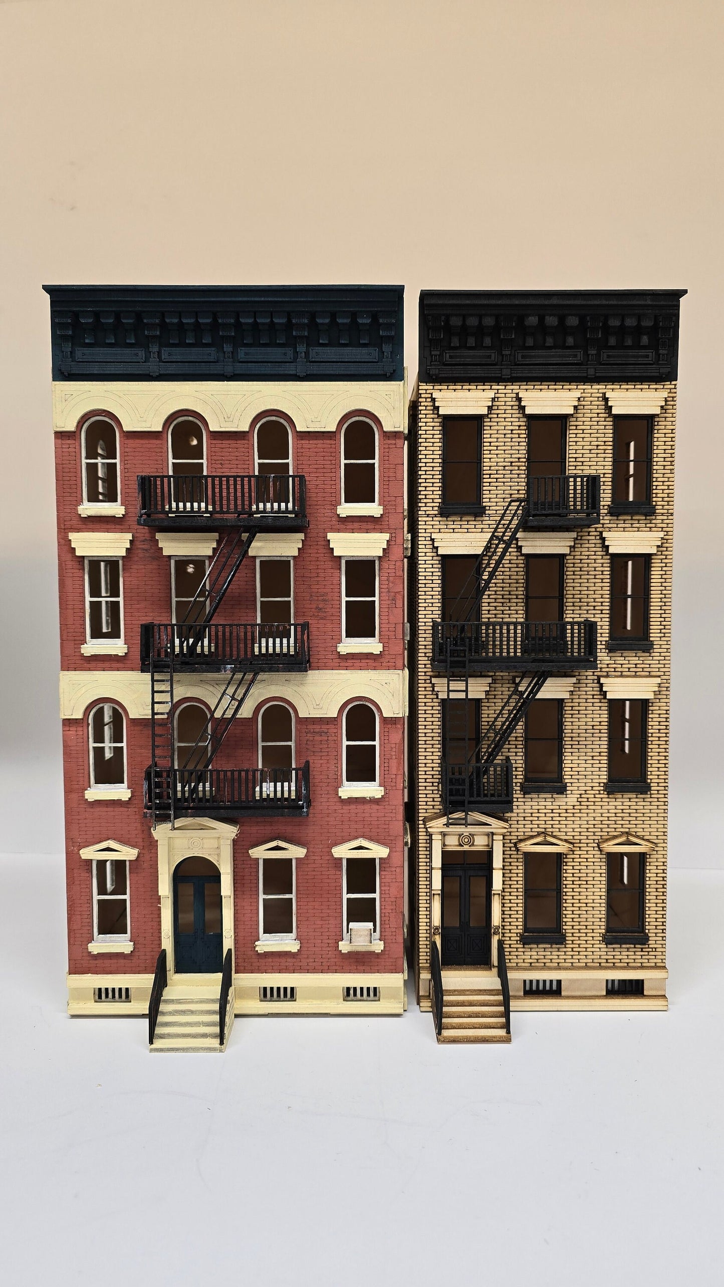 Dollhouse - New York Style House 2 , kit in 1;48th scale
