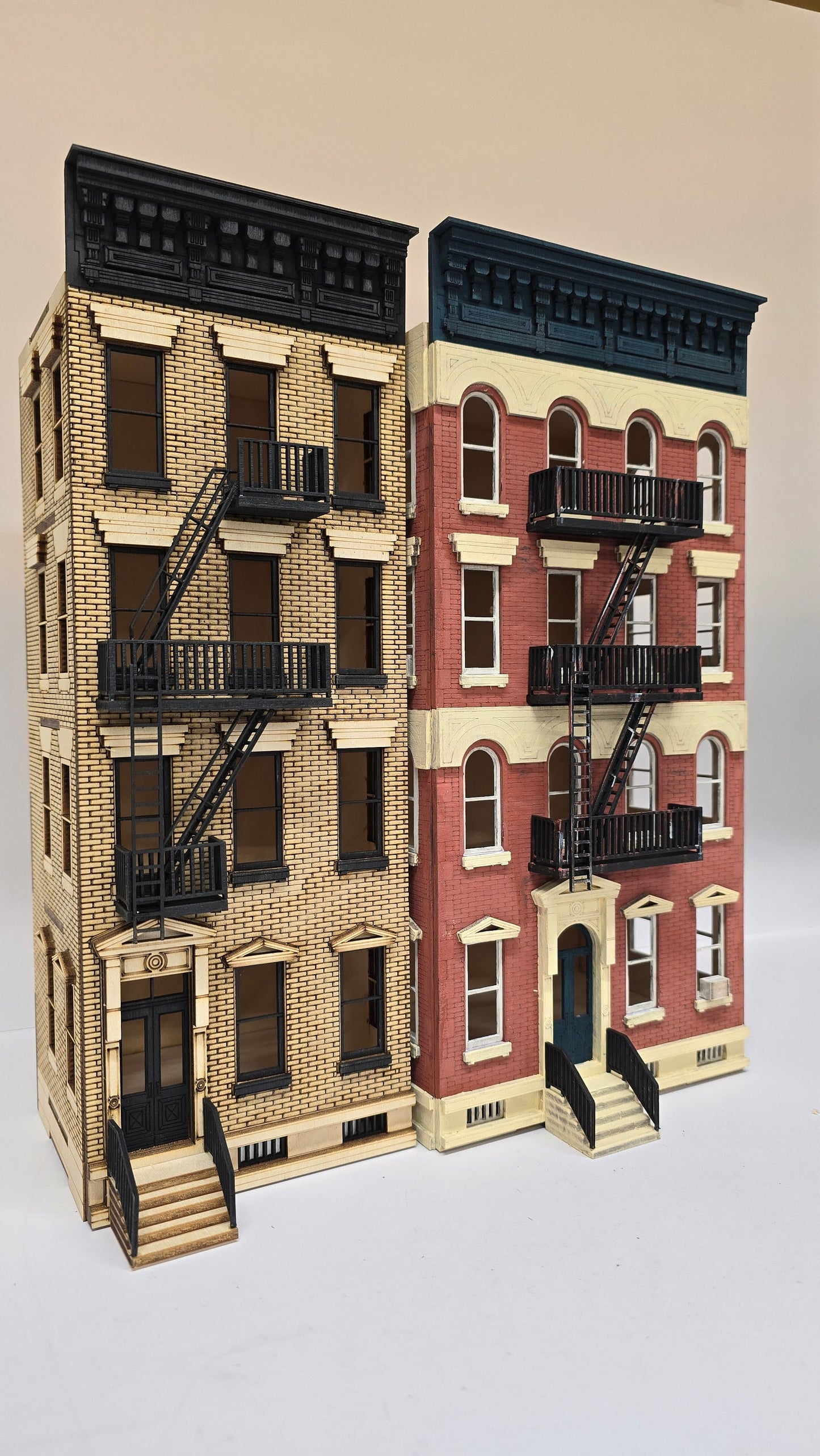 Dollhouse - New York Style House 2 , kit in 1;48th scale