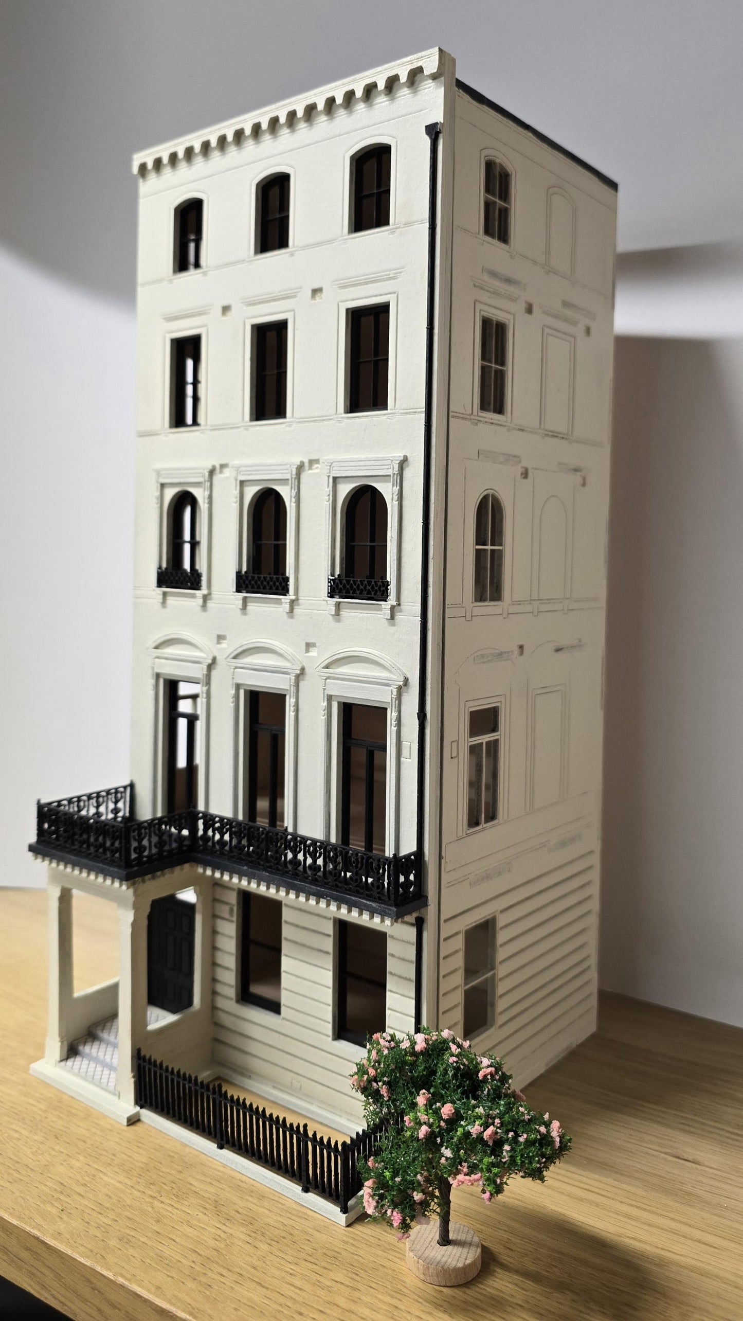 3/5 Ennismore Gardens-Miniature kit 1;48th scale/dollhouse