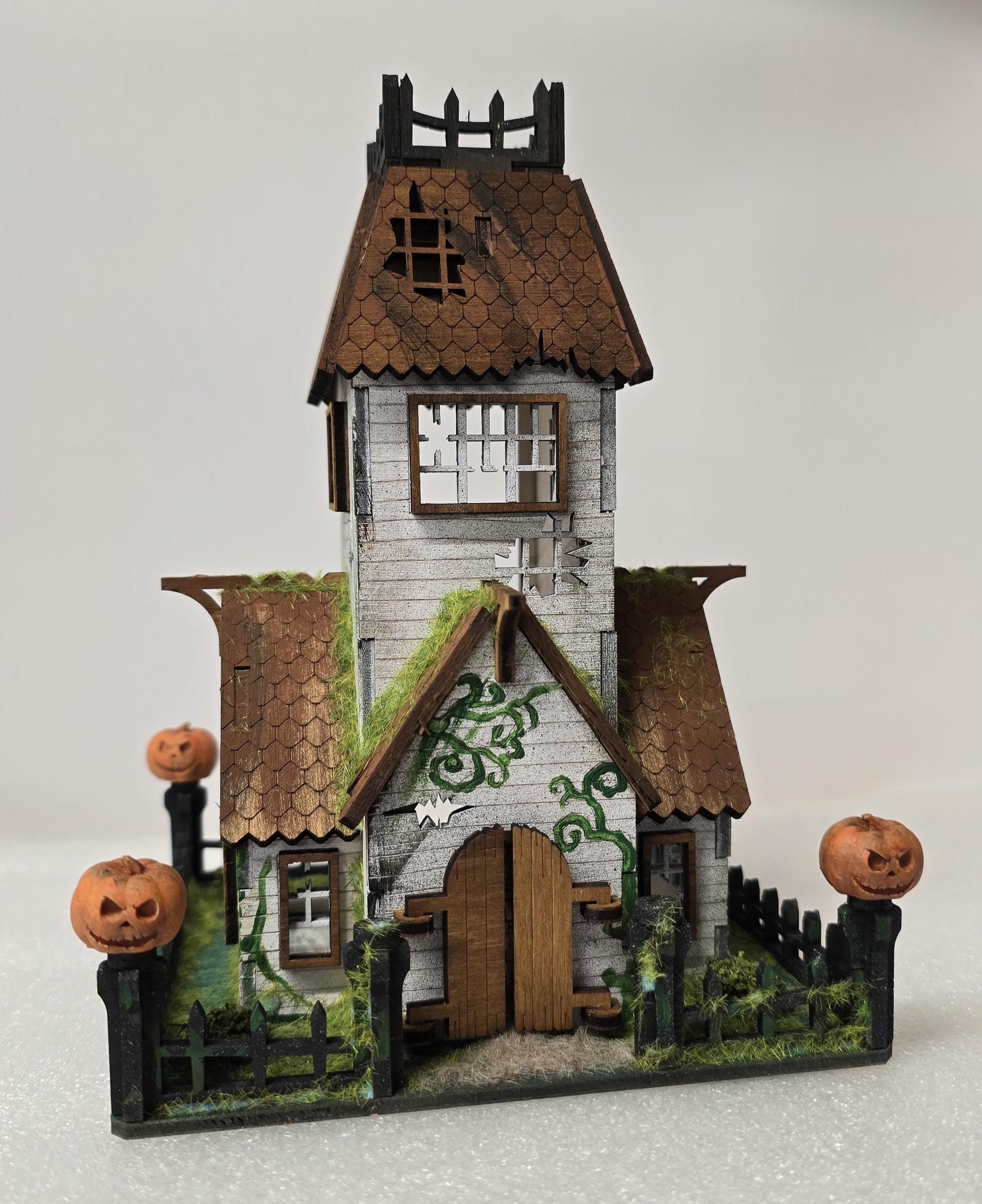 Abandoned House DIY Kit, in 1;48th scale,Cornel73,Halloween