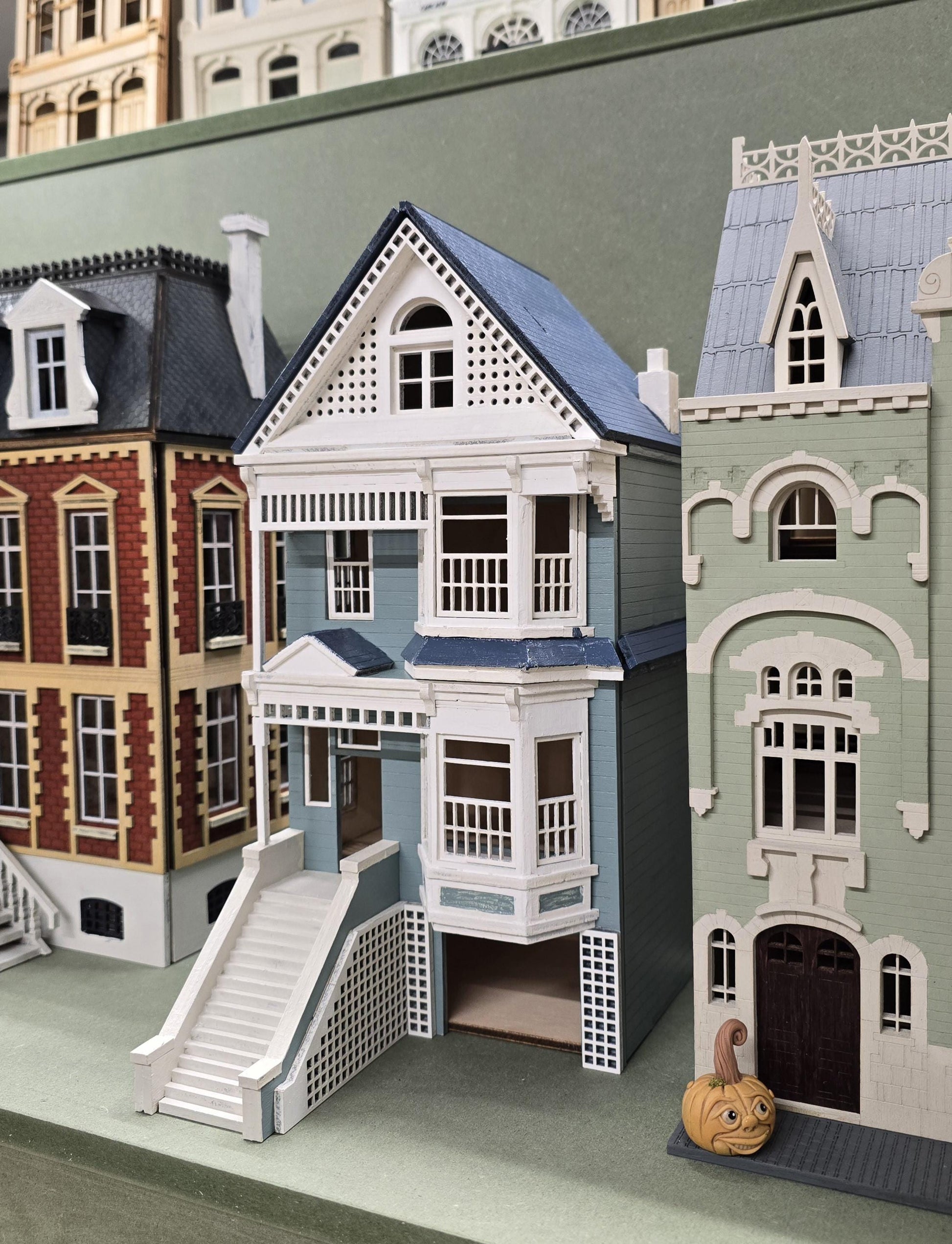 Painted Lady - 1;48th scale kit , Dollhouse, Miniature