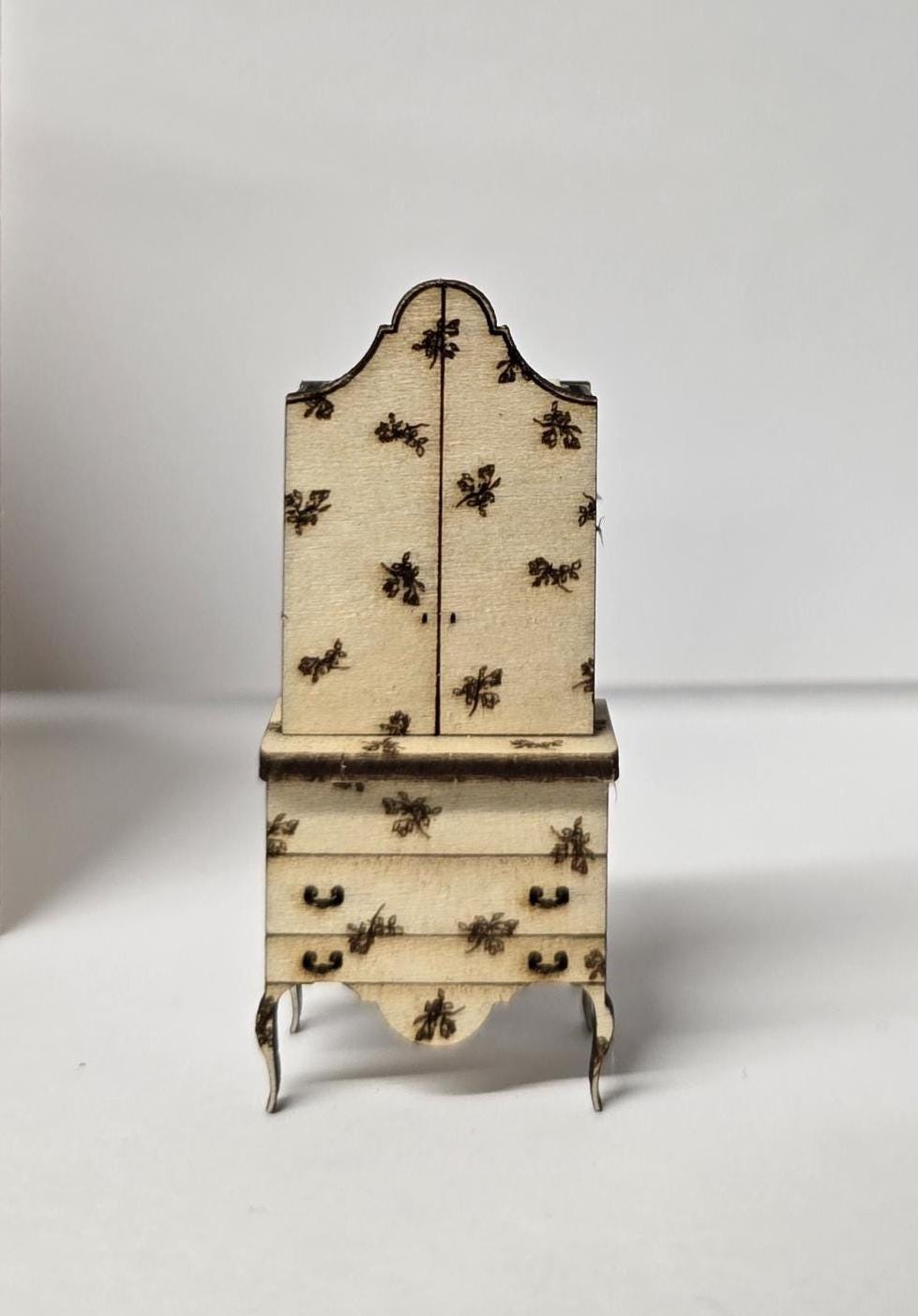 Venetian Cabinet Furniture 1;48th Scale - Kit