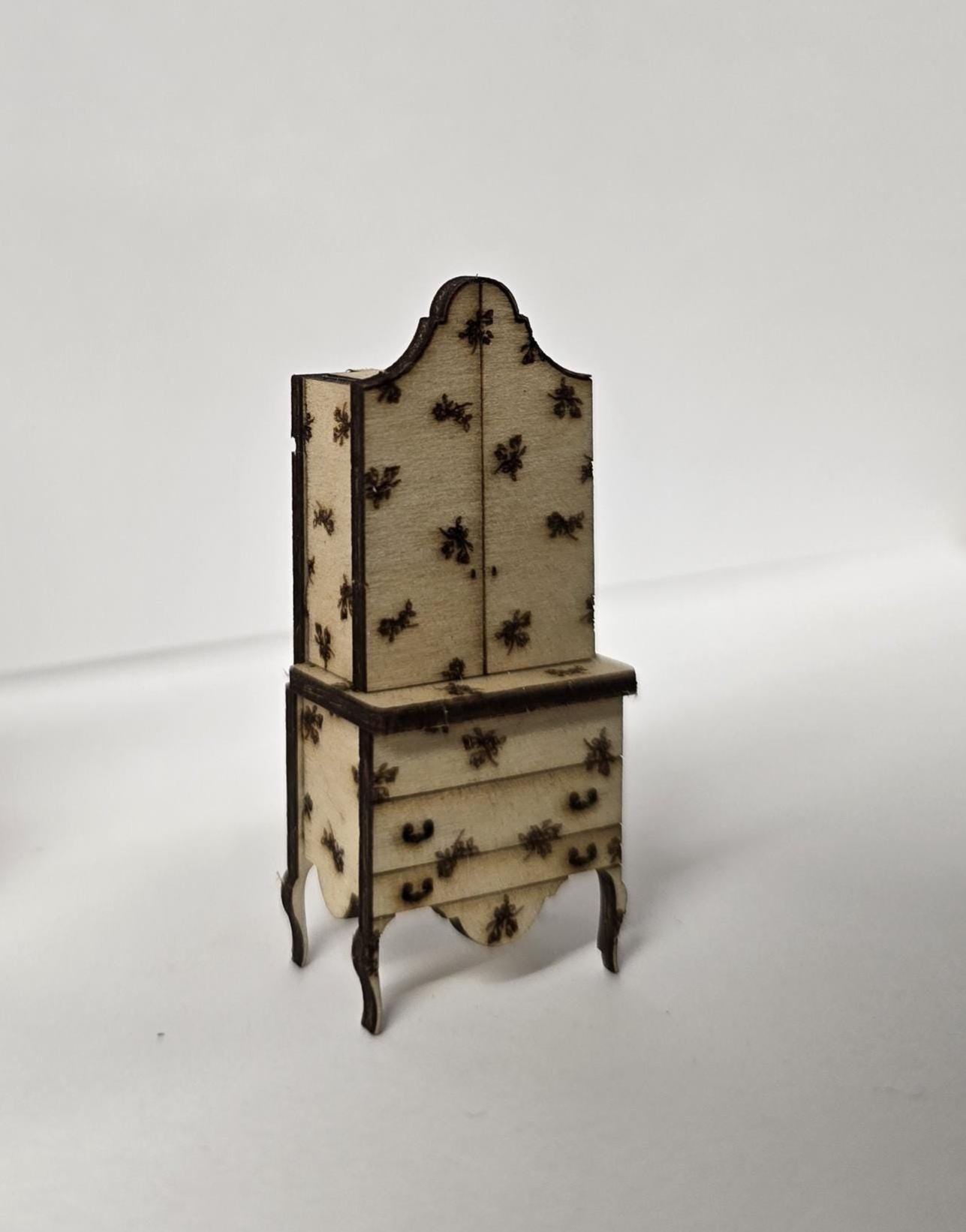 Venetian Cabinet Furniture 1;48th Scale - Kit