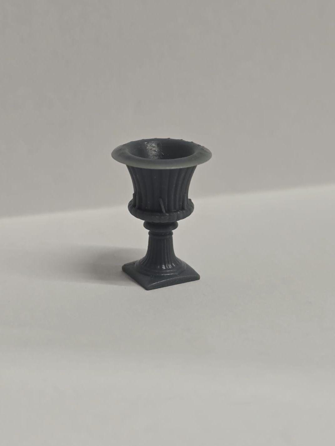 Victorian/Roman Flower Pot in 1;48th scale - 3D Printed, Miniature, Unpainted