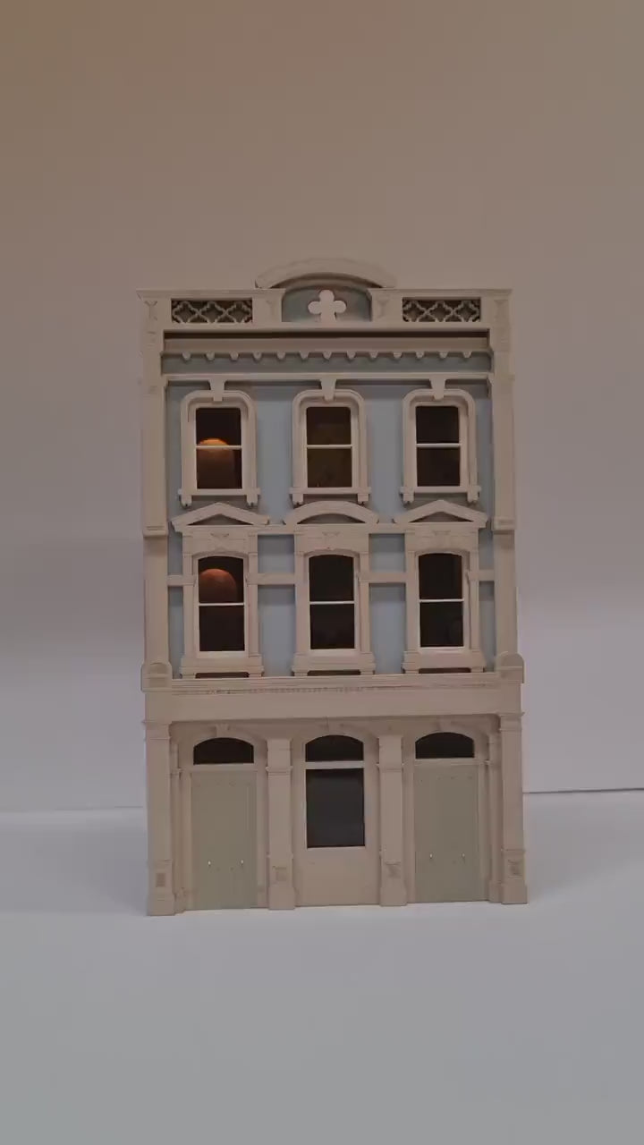 Maison Doree / Dollhouse miniature kit in 1;48th scale
