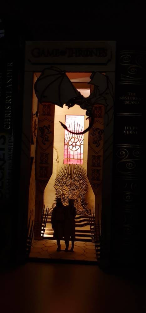 Book Nook / Diorama- Game of Thrones Book Nook Kit/ Bookshelf insert | Cornel73