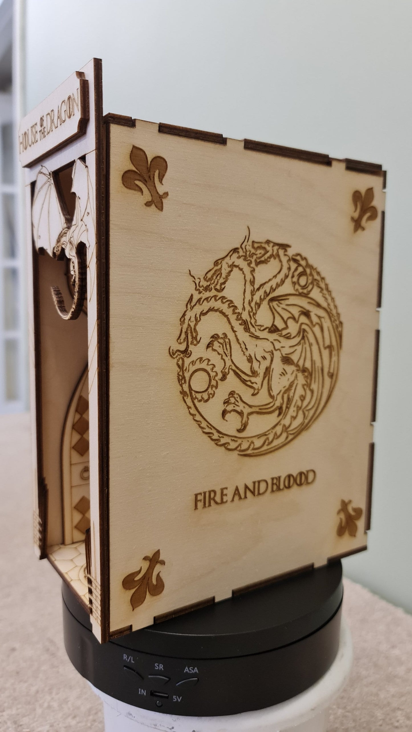 Book Nook / Diorama- Game of Thrones Book Nook Kit/ Bookshelf insert | Cornel73