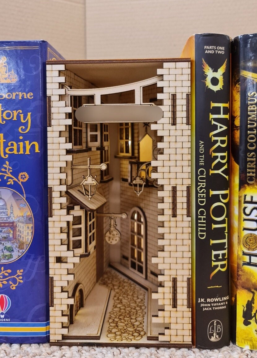 Magical Alley, with lights - Bookshelf insert , DIY | Cornel73
