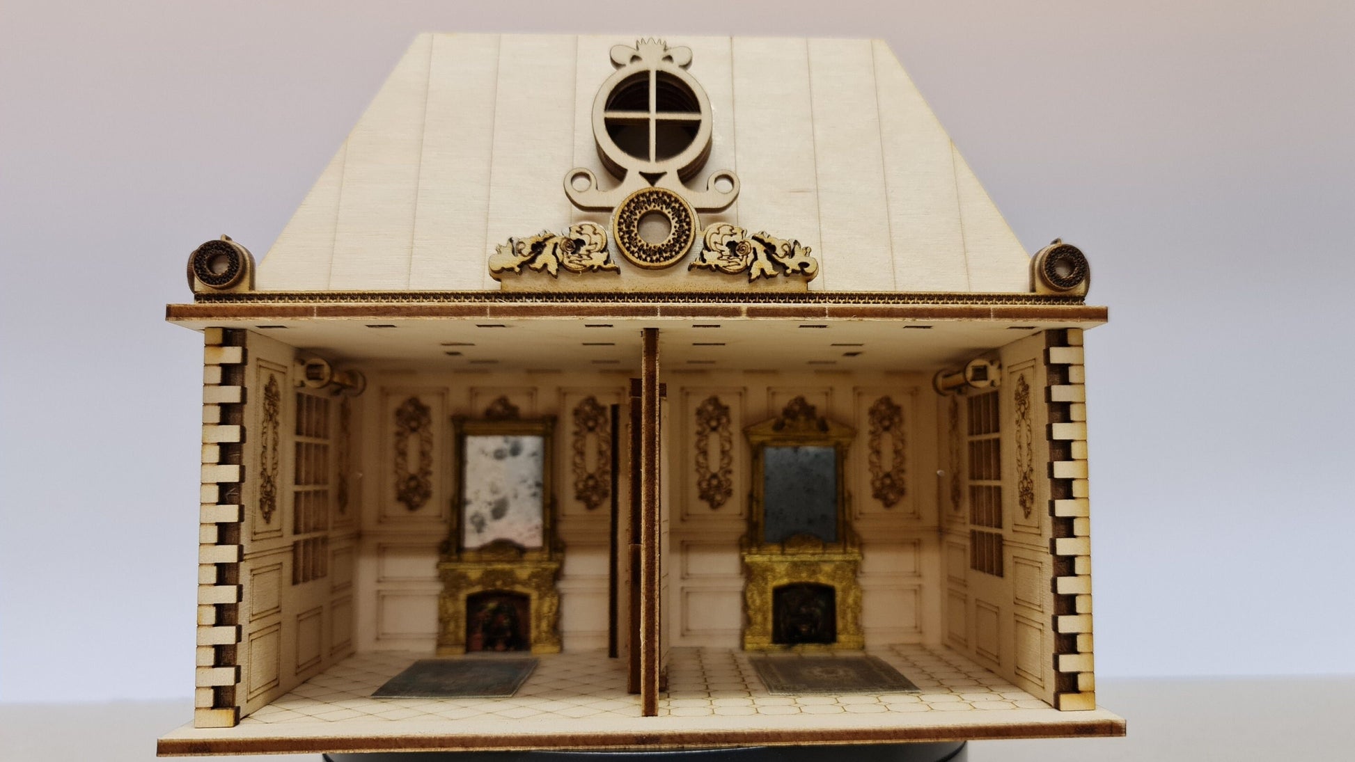 Le Grande Maison-Room Box in 1;48th scale kit with tall roof