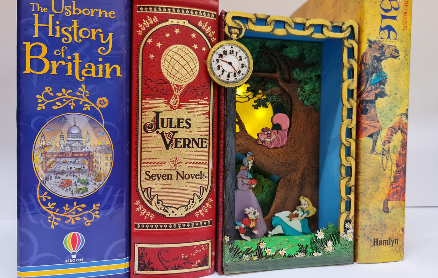 Alice in Wonderland -Book Nook Kit - Diorama