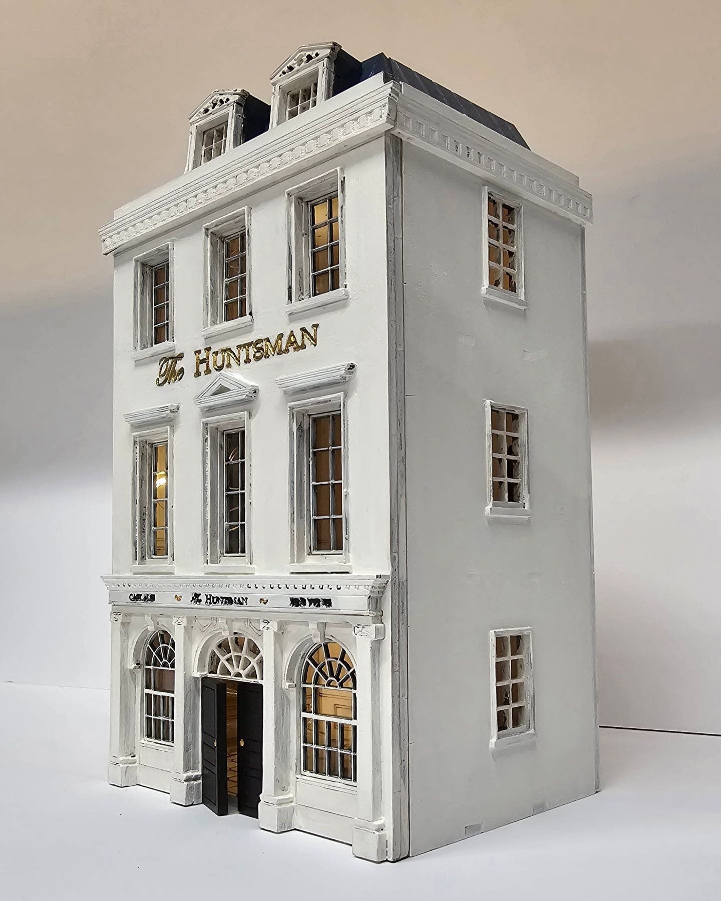 The Huntsman-Dollhouse kit in 1;48th scale