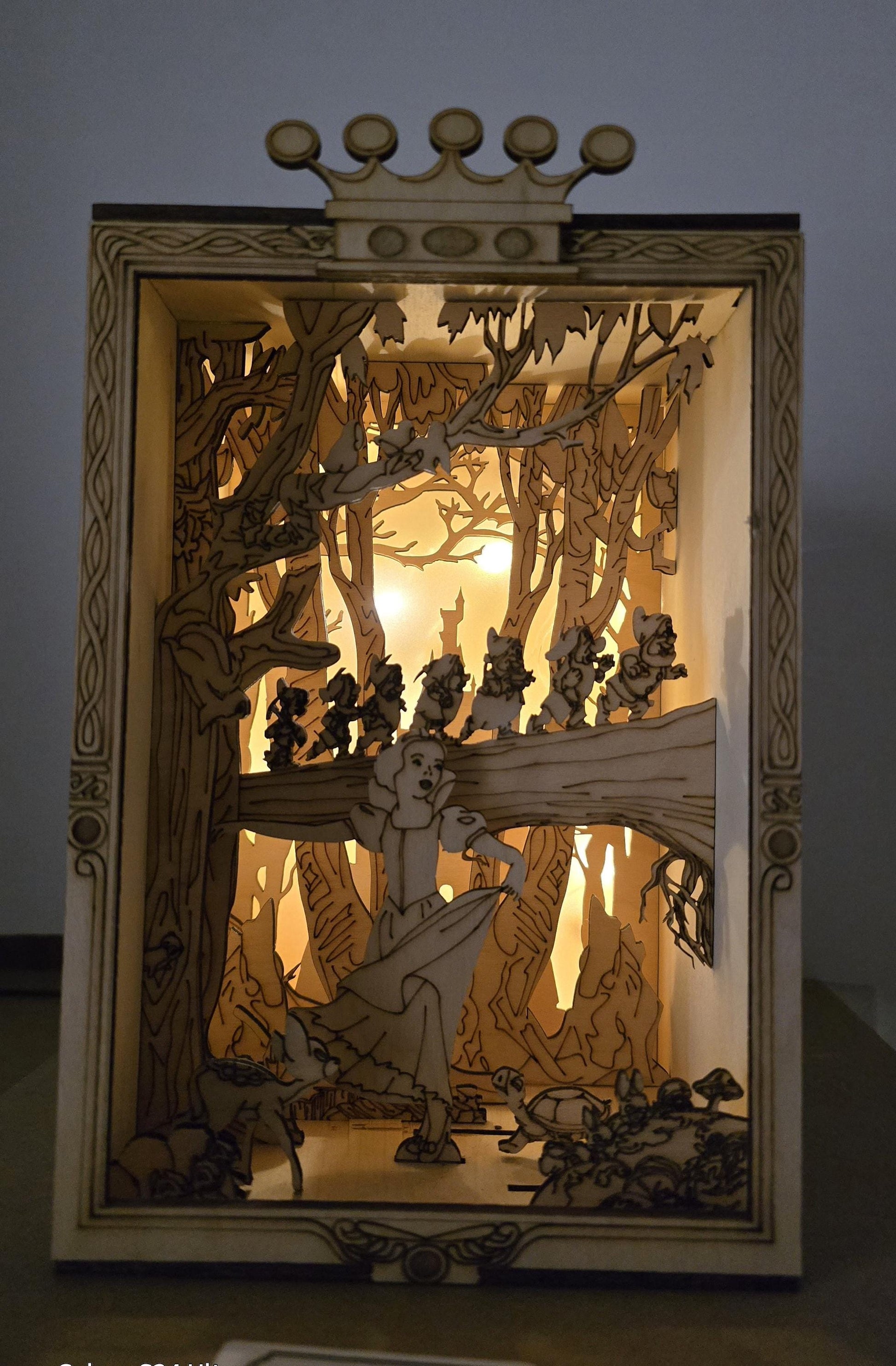 Snow White -BookNook kit /Diorama