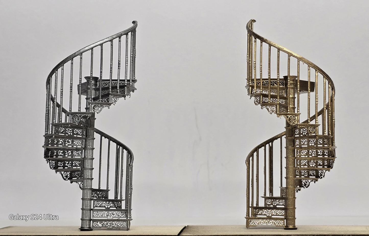 Spiral Staircase - 3D printed in 1;48th scale - Miniature Dollhouses