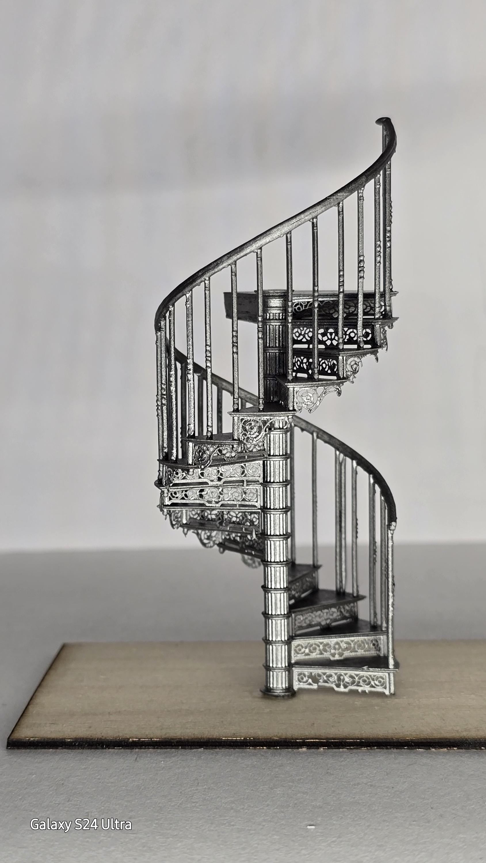 Spiral Staircase - 3D printed in 1;48th scale - Miniature Dollhouses