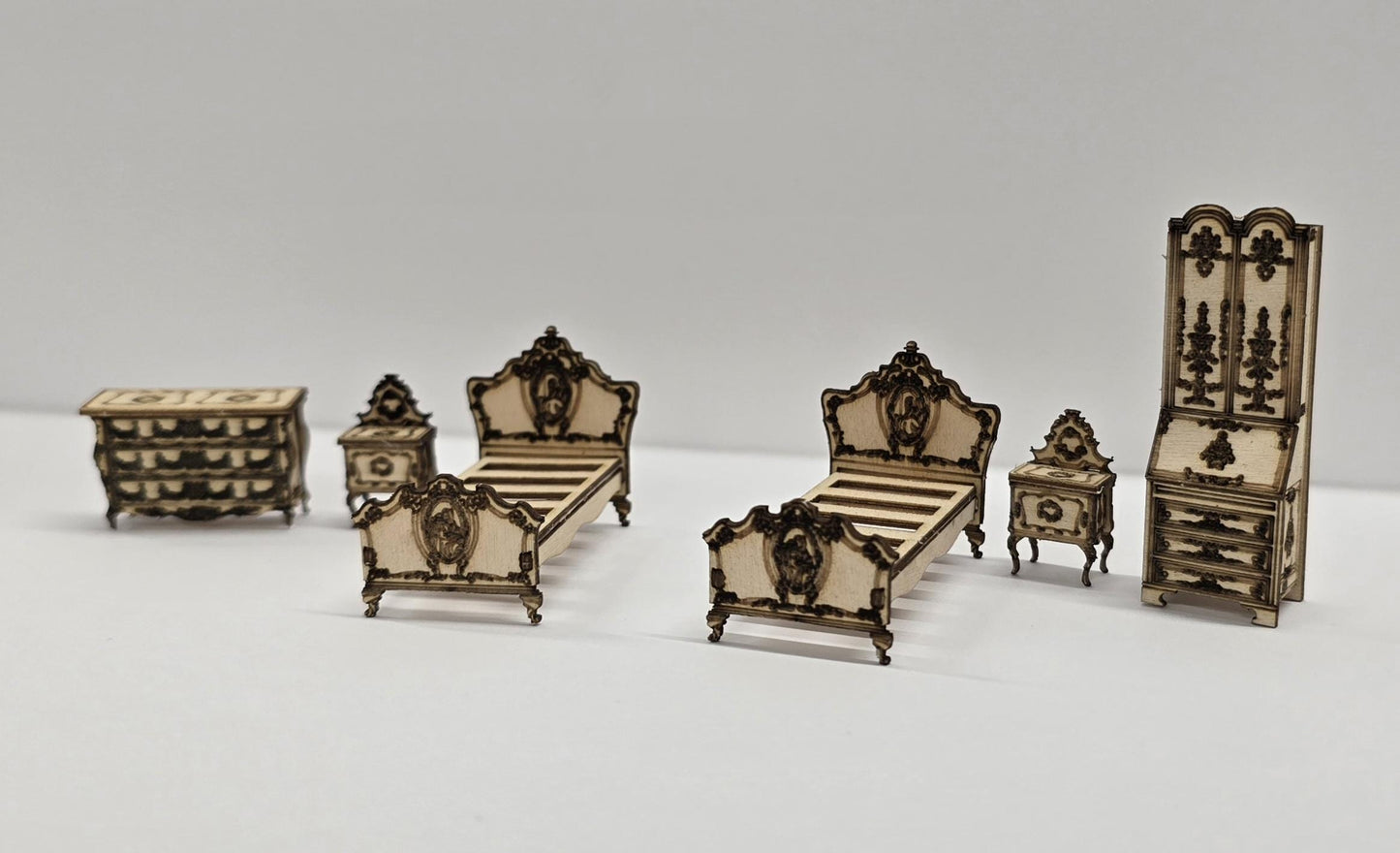 Venetian Bedroom Furniture "Serenissima" 1;48th Scale - Kit