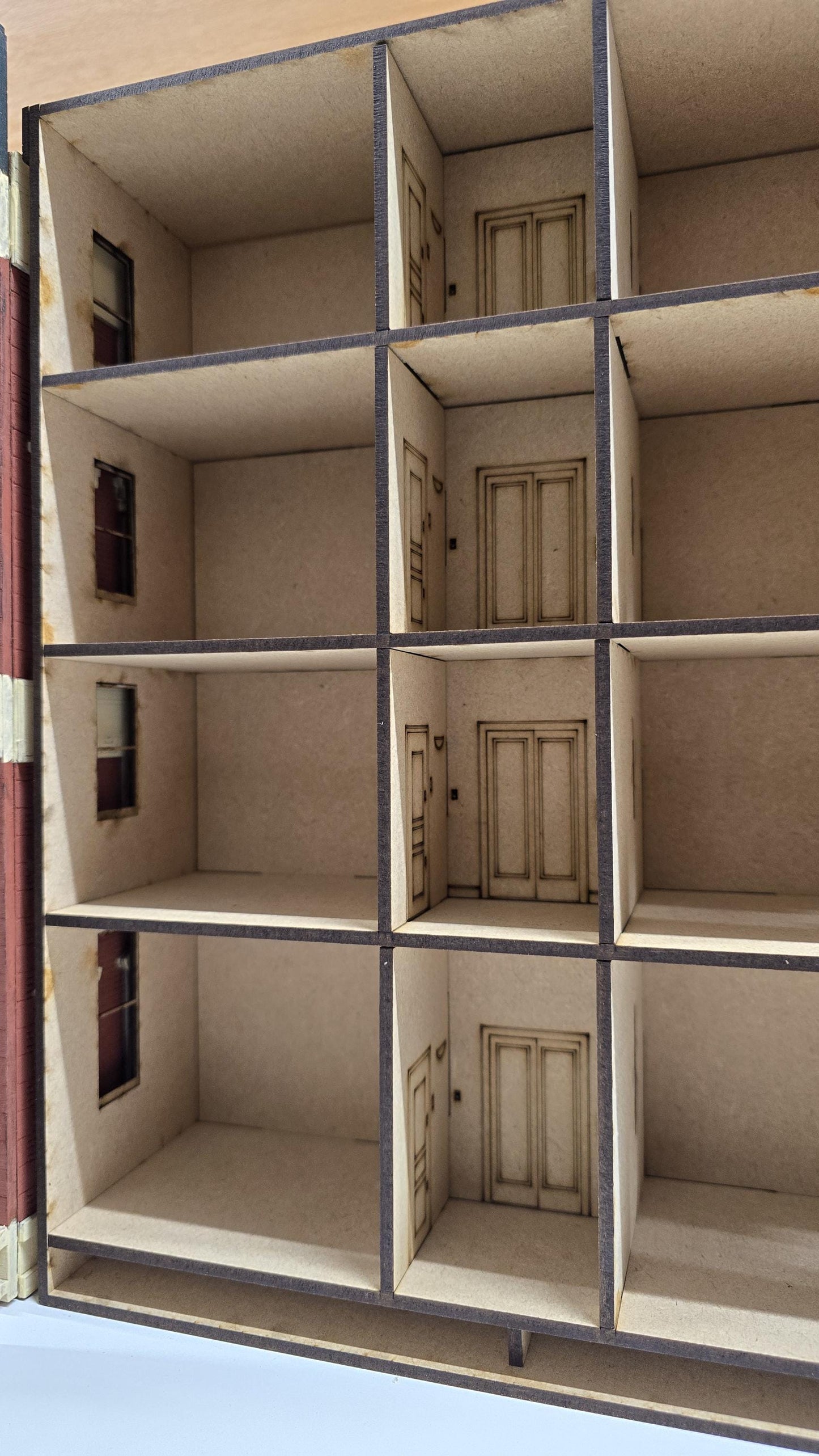 Dollhouse-"Carmine House" New York style building kit, in 1;48th scale