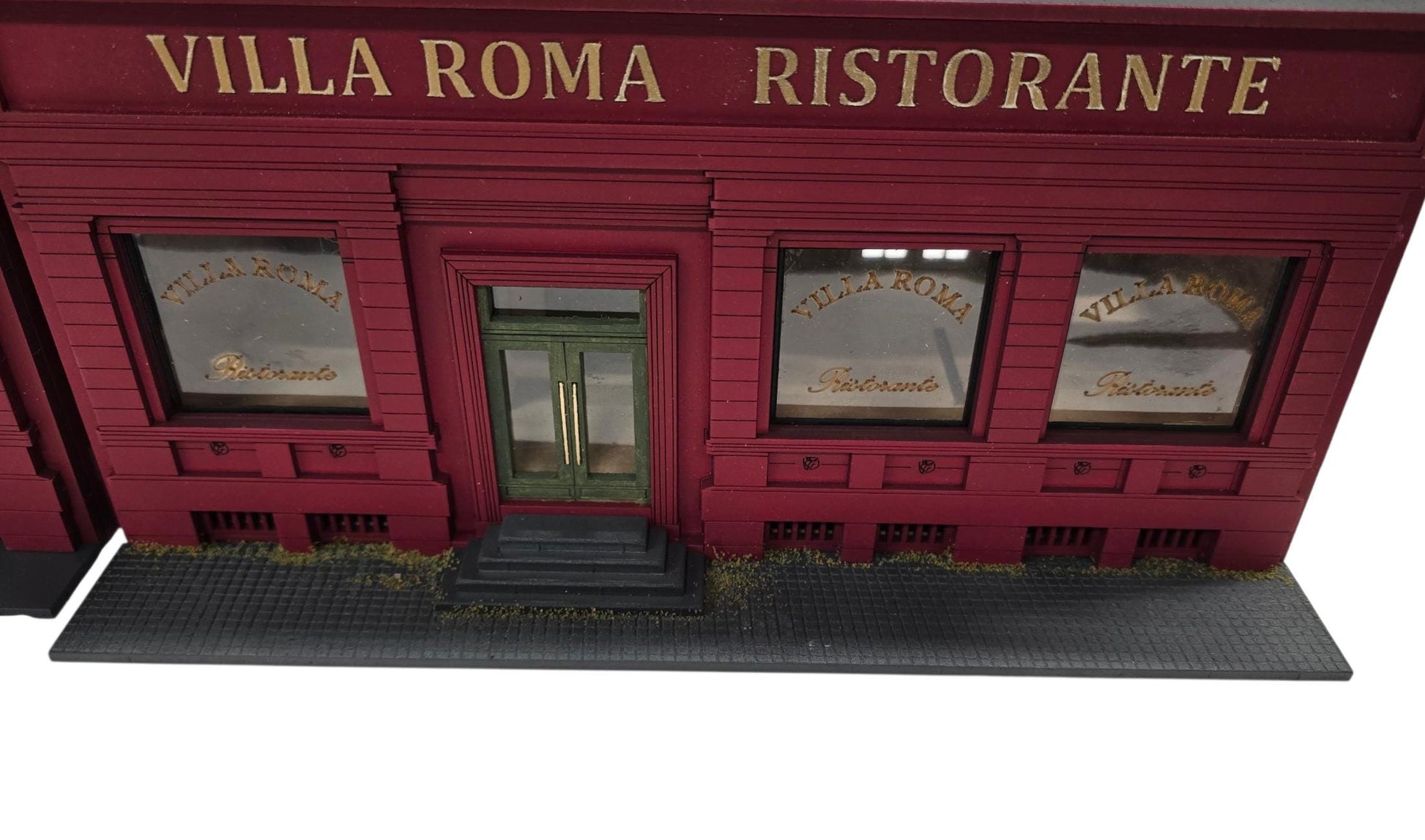 Dollhouse-"Villa Roma" New York style building kit, in 1;48th scale