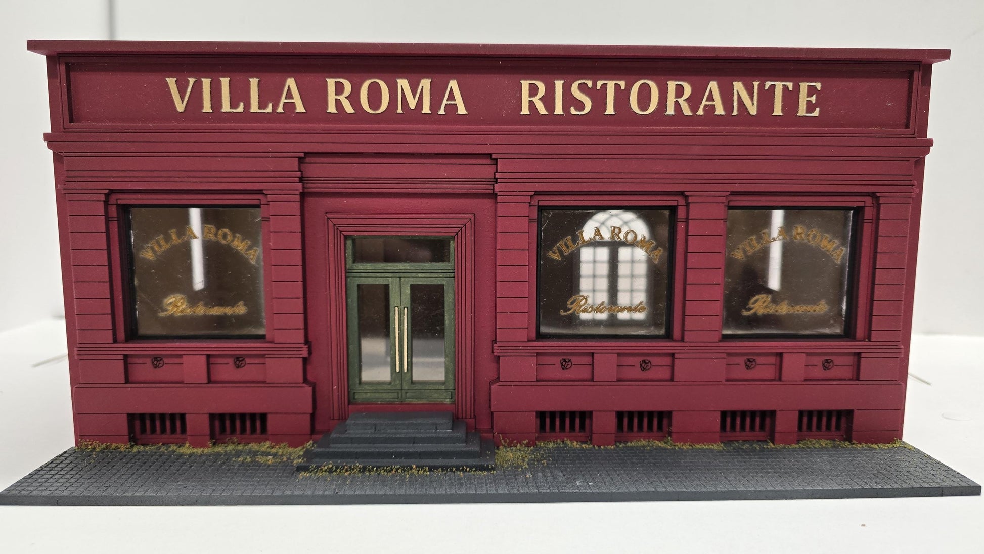 Dollhouse-"Villa Roma" New York style building kit, in 1;48th scale