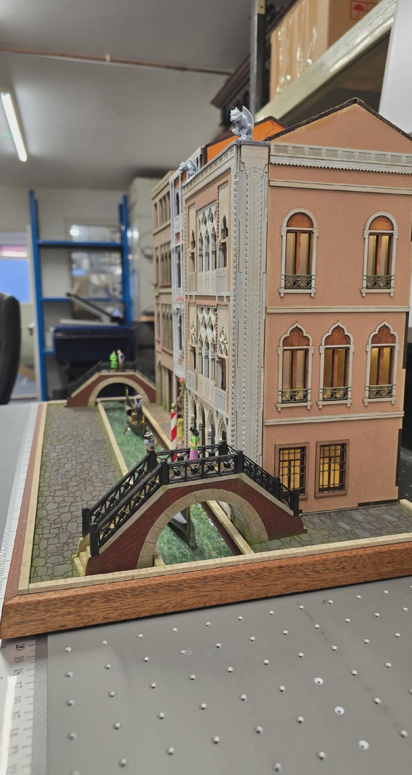 Venetian Canal Display with two bridges-1;48th scale kit / Venetian Collection - - Miniature Enthusiasts Project