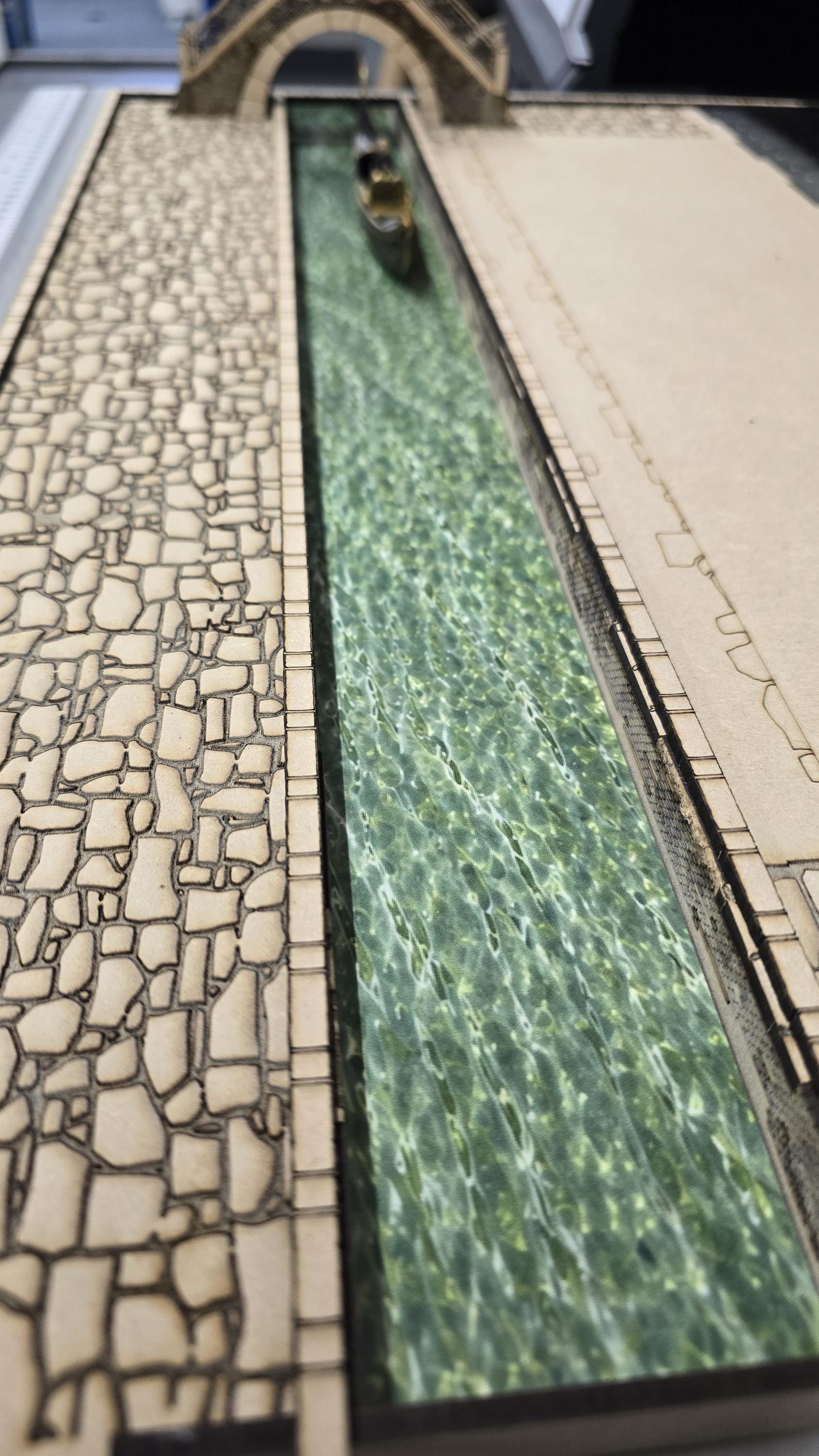Venetian Canal Display with two bridges-1;48th scale kit / Venetian Collection - - Miniature Enthusiasts Project