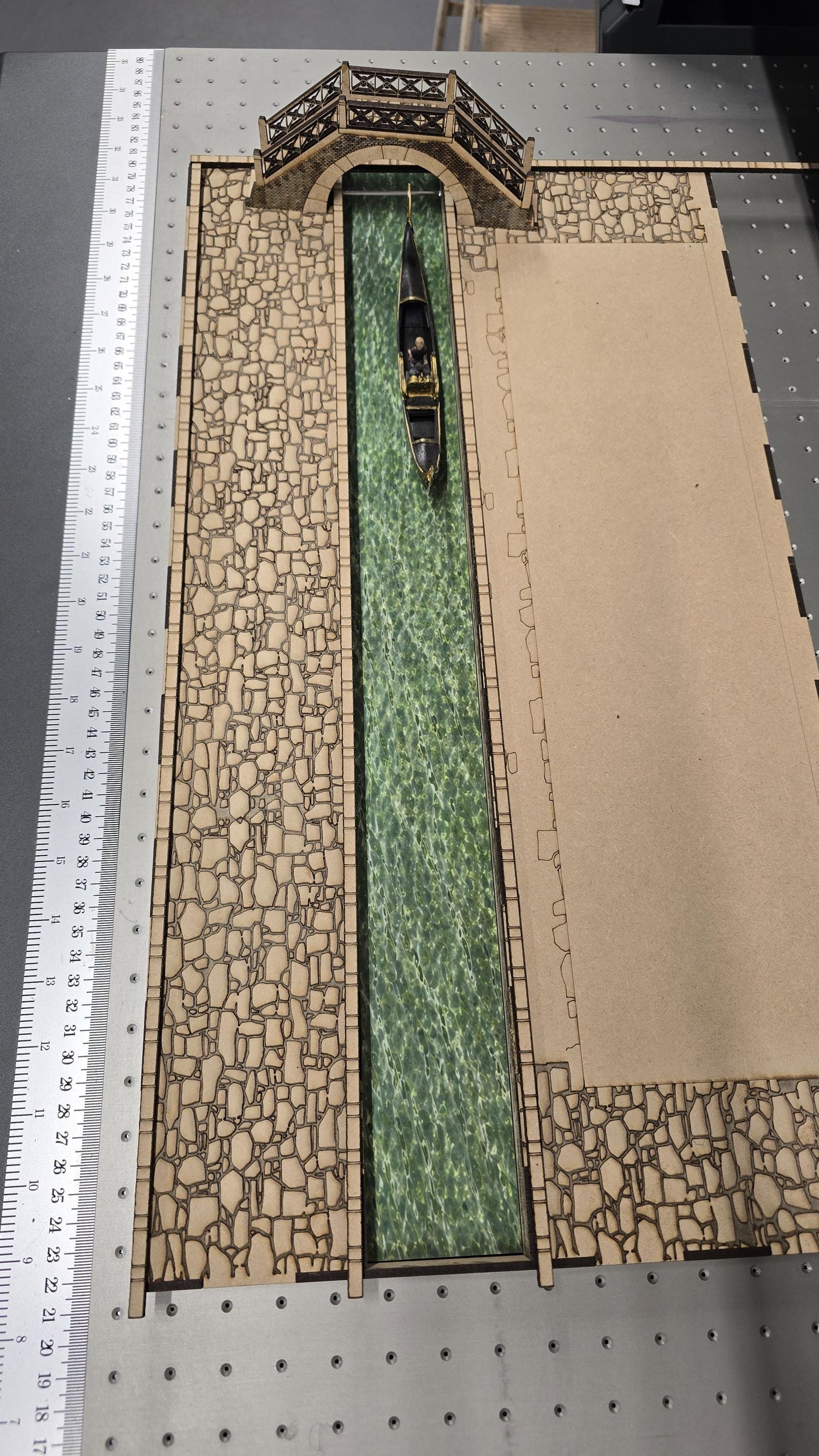 Venetian Canal Display with two bridges-1;48th scale kit / Venetian Collection - - Miniature Enthusiasts Project