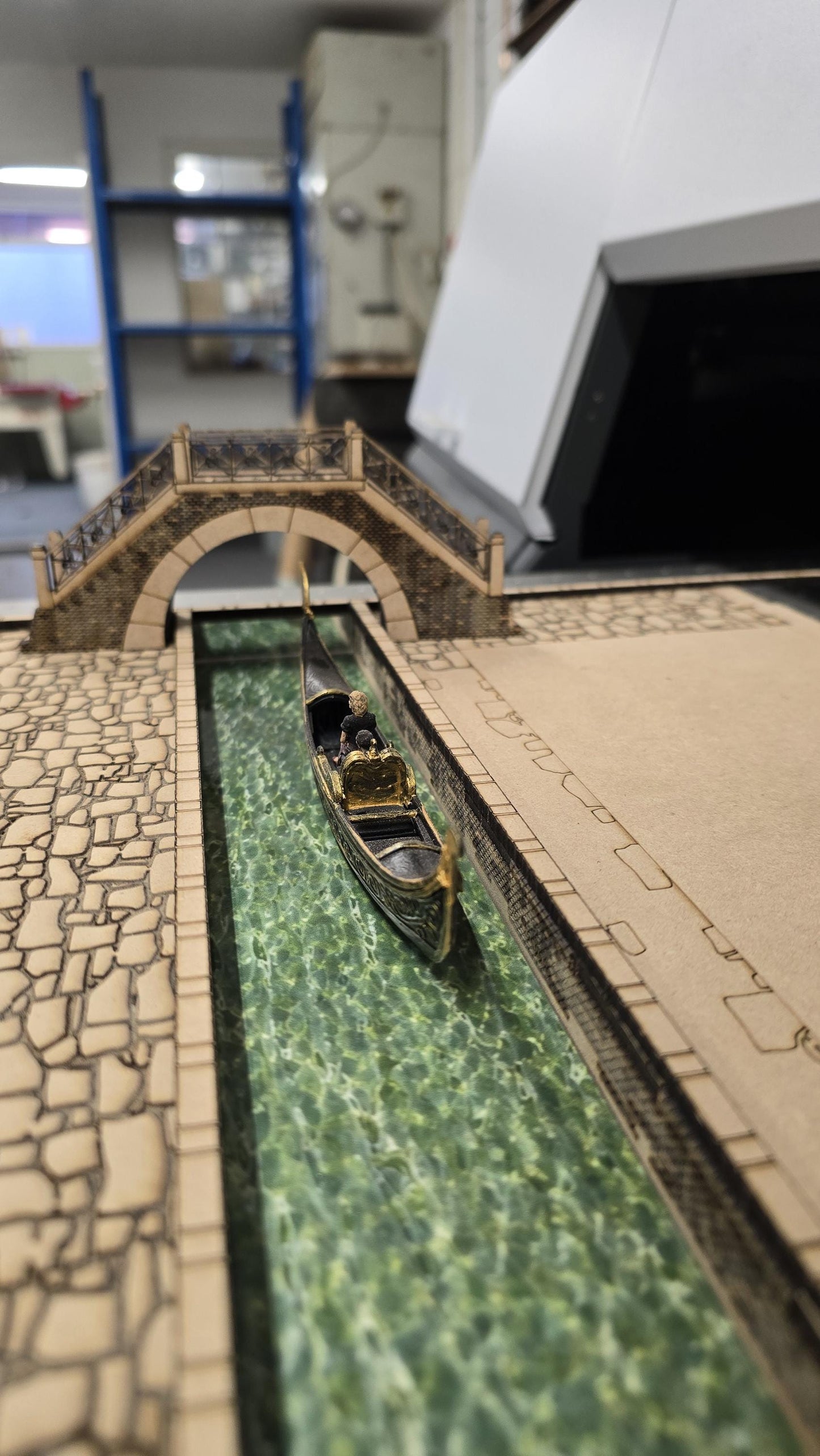 Venetian Canal Display with two bridges-1;48th scale kit / Venetian Collection - - Miniature Enthusiasts Project