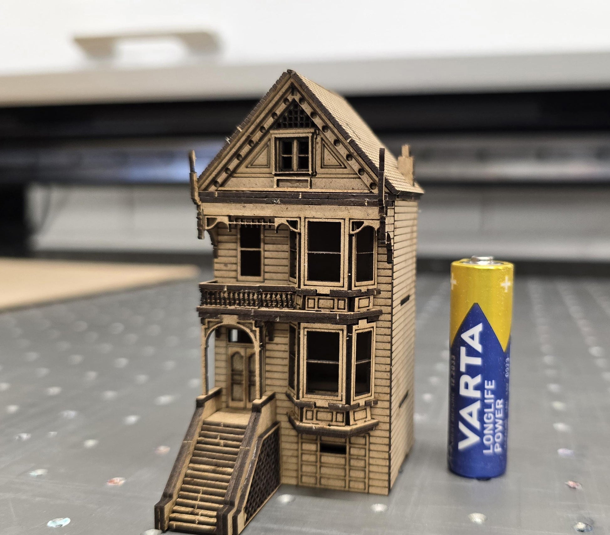 Painted Ladies - 1;144th scale kit , Dollhouse, Miniature
