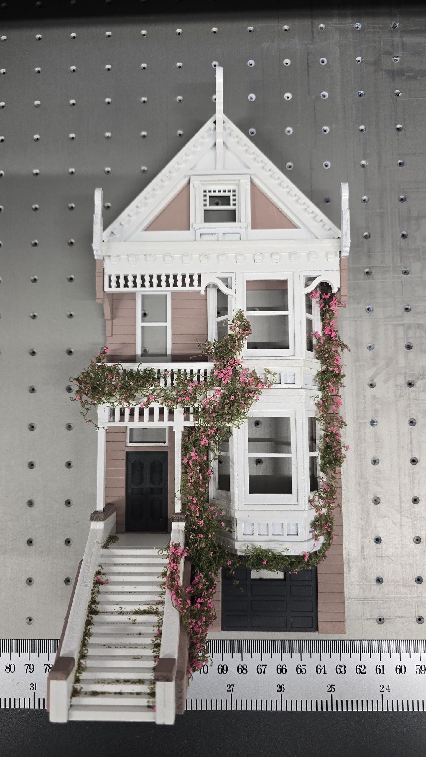 Painted Lady 3 - 1;48th scale kit , Dollhouse, Miniature